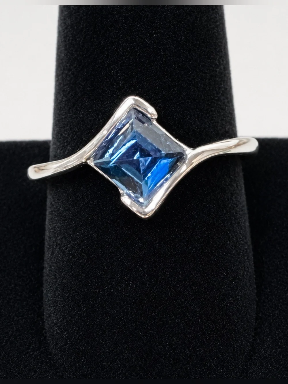 💥3/$50 Silver Tone & Sapphire Blue Square-Cut Crystal Ring | Dainty | Sz 7